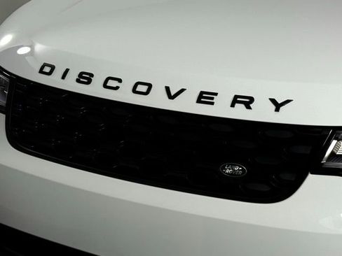 New 2025 Land Rover Discovery Dynamic SE image 14