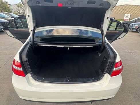 Used 2010 Mercedes-Benz E 350 4MATIC Sedan image 27