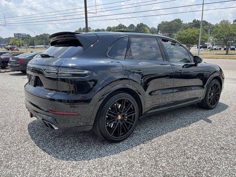 Used 2023 Porsche Cayenne Turbo AWD/4WD image 6