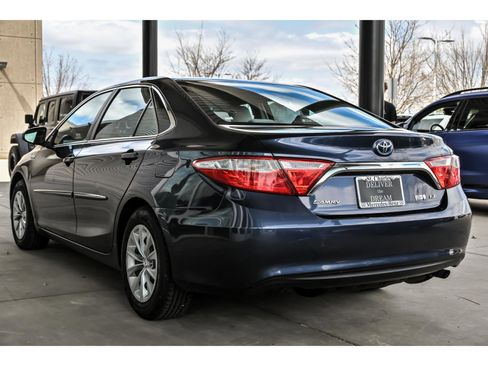 Used 2016 Toyota Camry LE image 6