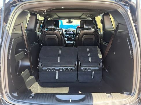 Used 2025 Chrysler Pacifica Limited FWD image 46