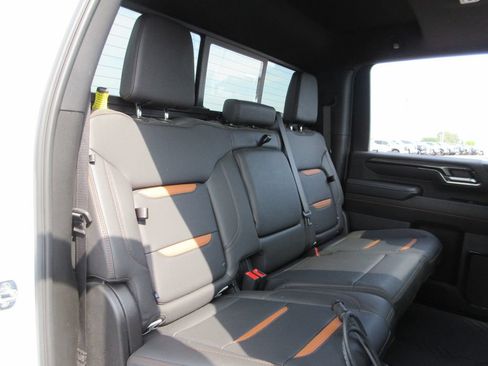 Certified 2025 GMC Sierra 2500 AT4 w/ AT4 Premium Plus Package AWD/4WD image 28