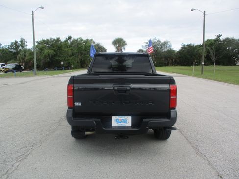 Used 2024 Toyota Tacoma TRD Sport RWD image 6