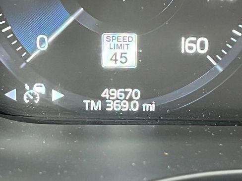 Used 2018 Volvo XC60 T8 Inscription w/ Advanced Package AWD/4WD image 8