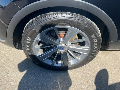 Used 2018 Ford Explorer Limited image 9