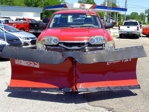 Used 2009 Chevrolet Silverado 2500 W/T w/ Snow Plow Prep Package AWD/4WD image 4