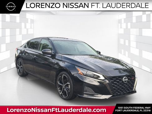 Certified 2024 Nissan Altima 2.5 SR w/ SR Premium Package FWD image 1