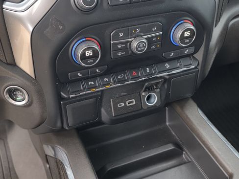 Used 2022 Chevrolet Silverado 1500 RST AWD/4WD image 13