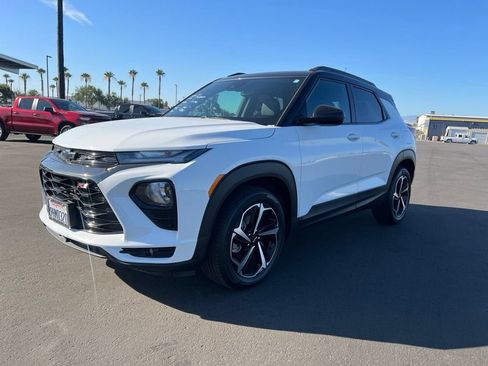 Certified 2023 Chevrolet TrailBlazer RS w/ Convenience Package FWD image 3