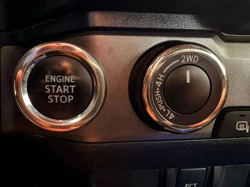 Used 2020 Toyota Tacoma TRD Sport AWD/4WD image 21