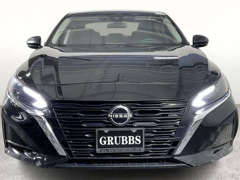 Used 2024 Nissan Altima 2.5 SV image 5