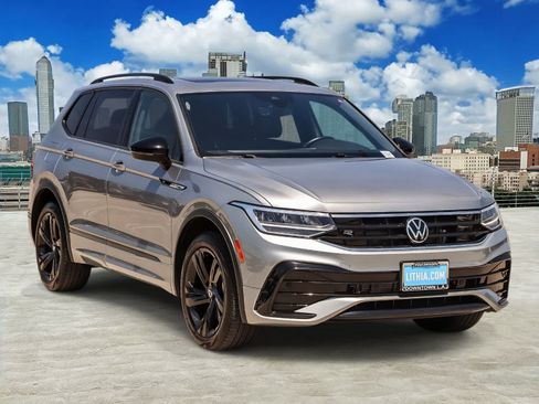 Certified 2023 Volkswagen Tiguan SE R-Line FWD image 3