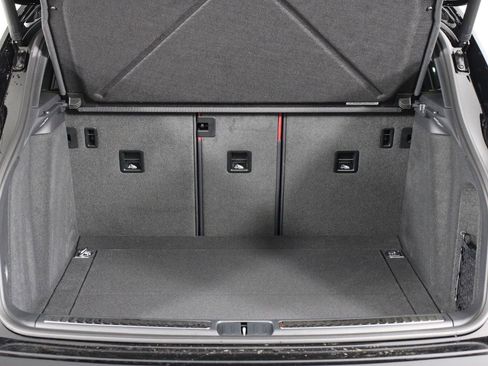 New 2026 Porsche Macan image 19