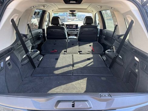 Used 2026 BMW X7 xDrive40i w/ Premium Package AWD/4WD image 8