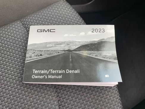 Certified 2023 GMC Terrain SLE w/ Driver Convenience Package AWD/4WD image 13