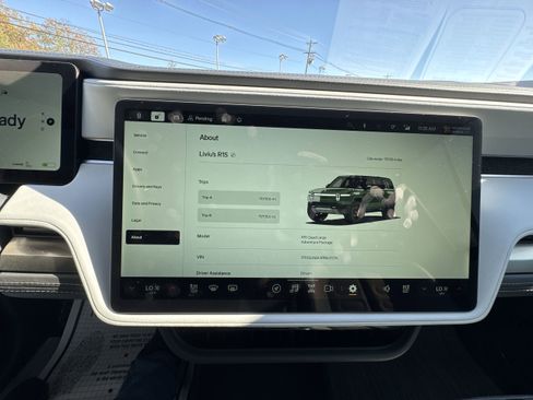 Used 2024 Rivian R1S Adventure image 12