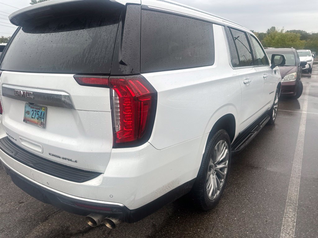 Used 2021 GMC Yukon XL Denali AWD/4WD image 9