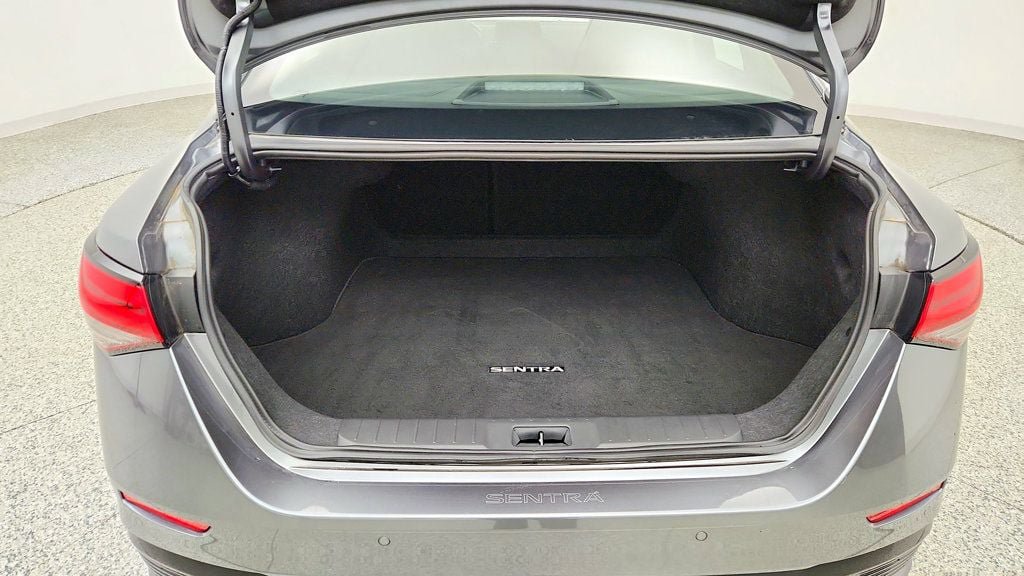 Used 2025 Nissan Sentra SR FWD image 20