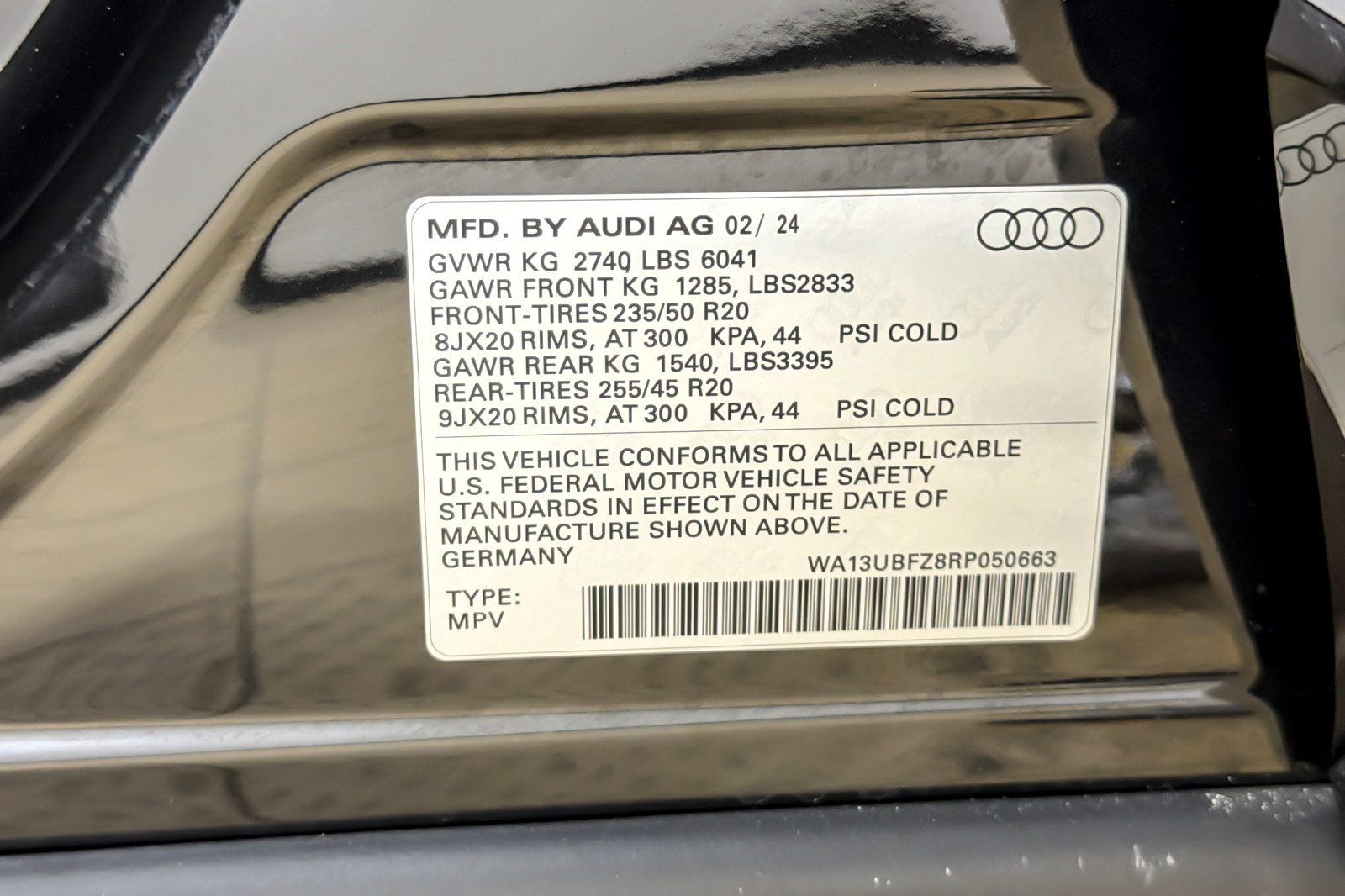Certified 2024 Audi Q4 e-tron Premium Plus w/ Premium Plus AWD/4WD image 27