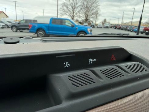 Used 2024 Ford Bronco Outer Banks image 21