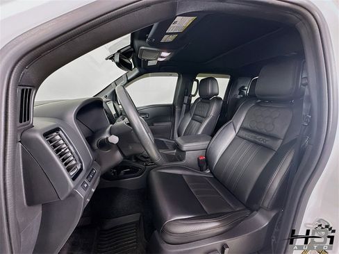 Used 2022 Nissan Frontier PRO-4X w/ Pro-4X Premium Package image 15