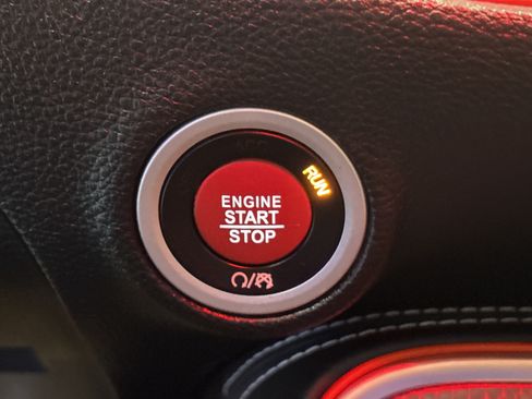 Used 2016 Dodge Challenger SRT Hellcat RWD image 23