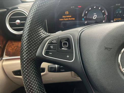 Used 2017 Mercedes-Benz E 300 4MATIC image 23