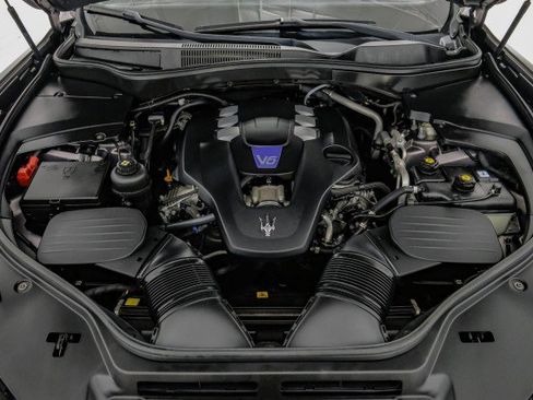 Used 2017 Maserati Levante S image 56