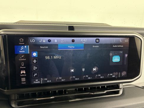 Used 2024 Jeep Wrangler Unlimited Sahara AWD/4WD image 18
