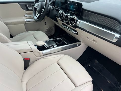 Used 2020 Mercedes-Benz GLB 250 4MATIC image 15