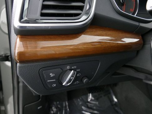 Used 2023 Audi Q5 2.0T Premium w/ Convenience Package image 14