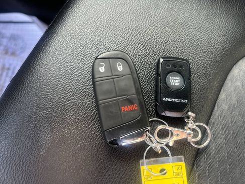 Used 2024 Jeep Compass Latitude AWD/4WD image 24