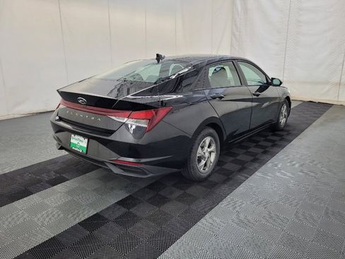 Used 2021 Hyundai Elantra SE FWD image 9