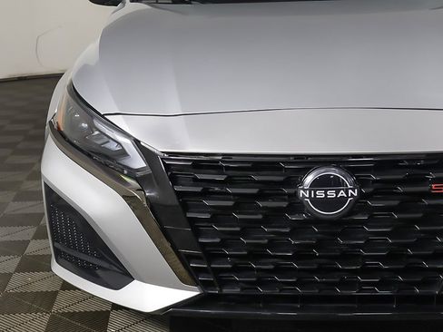 Used 2023 Nissan Altima 2.5 SV image 10