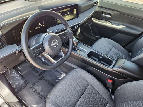 Used 2025 Nissan Kicks SV AWD/4WD image 10
