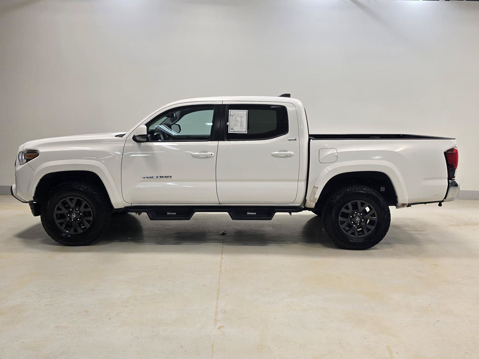 Used 2020 Toyota Tacoma SR5 RWD image 3