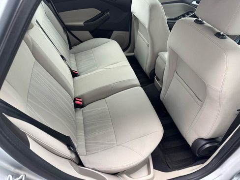 Used 2016 Ford Focus SE image 11