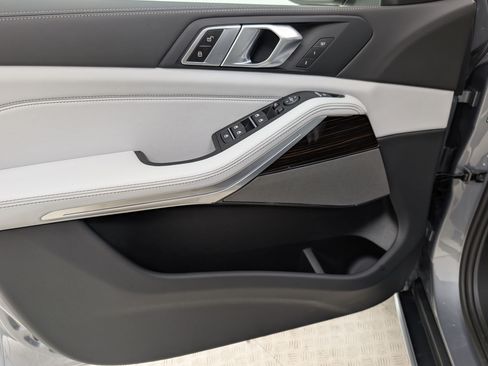 New 2026 BMW X5 sDrive40i w/ Premium Package RWD image 14