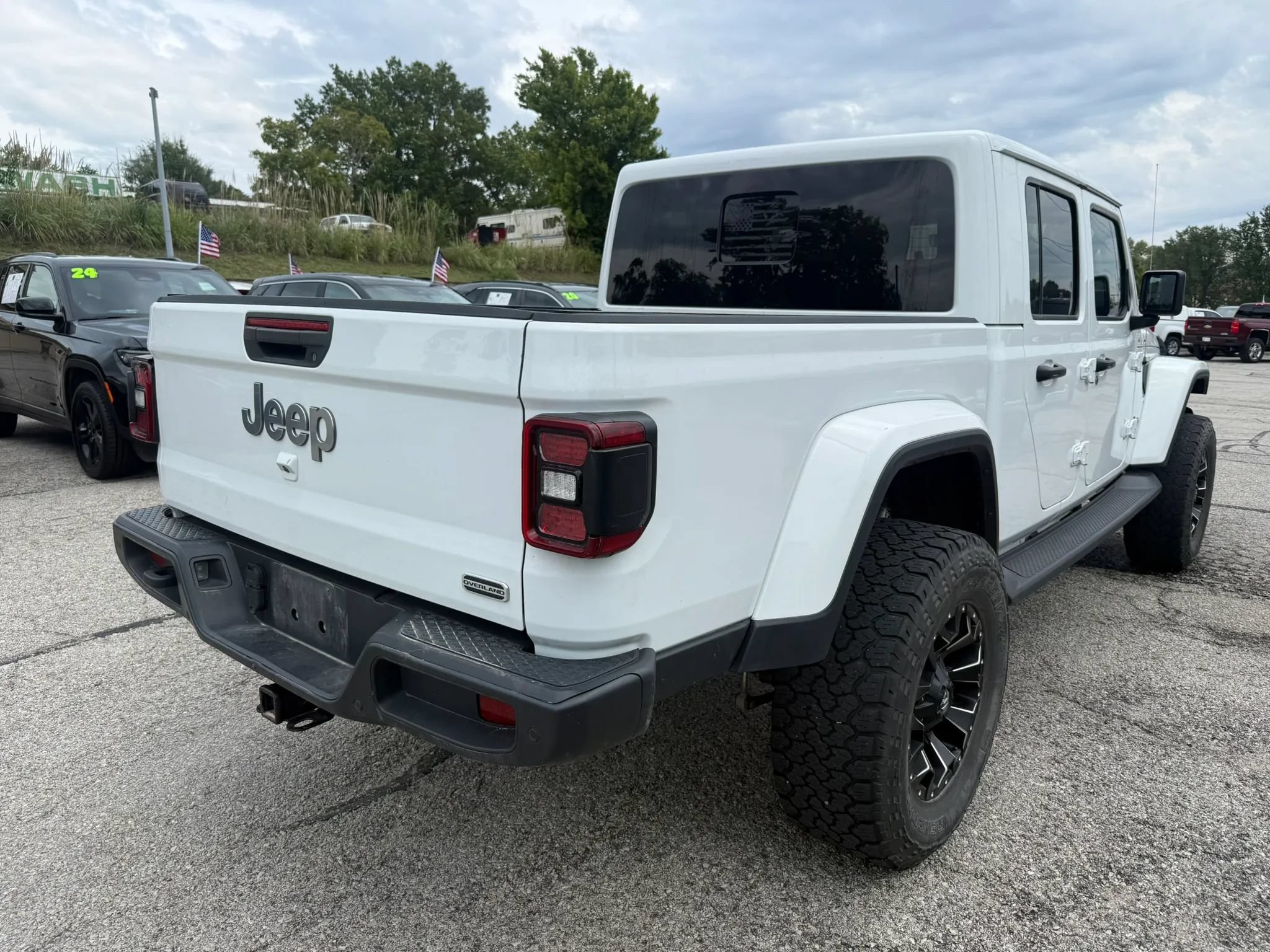 Used 2020 Jeep Gladiator Overland w/ Popular Equipment Package AWD/4WD image 2