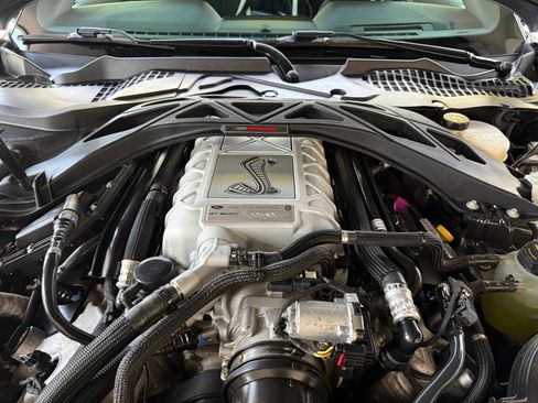 Used 2022 Ford Mustang Shelby GT500 w/ Handling Package RWD image 43