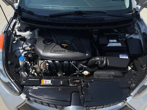 Used 2013 Hyundai Elantra SE image 20