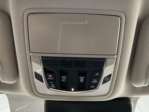 Used 2023 Acura RDX w/ Technology Package image 9