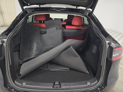 Used 2021 Tesla Model Y Long Range image 17