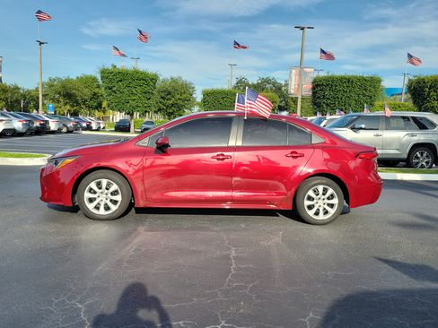 Used 2022 Toyota Corolla LE FWD image 7