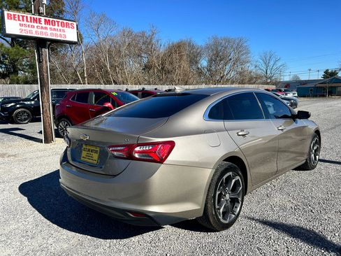 Used 2022 Chevrolet Malibu LT image 2
