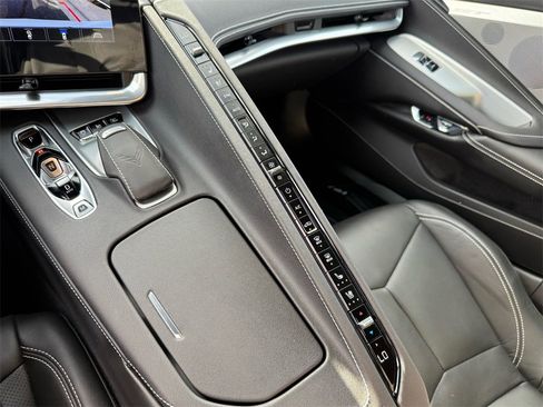 Used 2022 Chevrolet Corvette Stingray Preferred Cpe w/ 2LT image 30