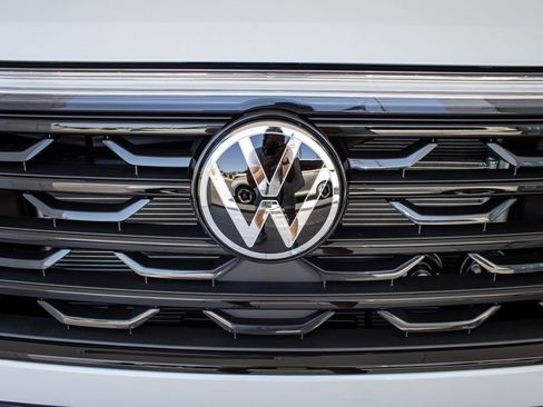 New 2025 Volkswagen Atlas Cross Sport SEL R-Line image 10