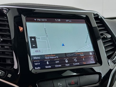 Used 2019 Jeep Cherokee Limited image 22