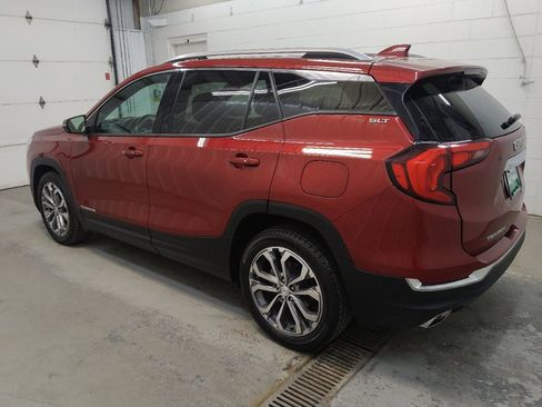 Used 2020 GMC Terrain SLT w/ Preferred Package FWD image 3