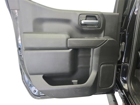 Used 2020 Chevrolet Silverado 1500 Custom w/ Custom Value Package image 19